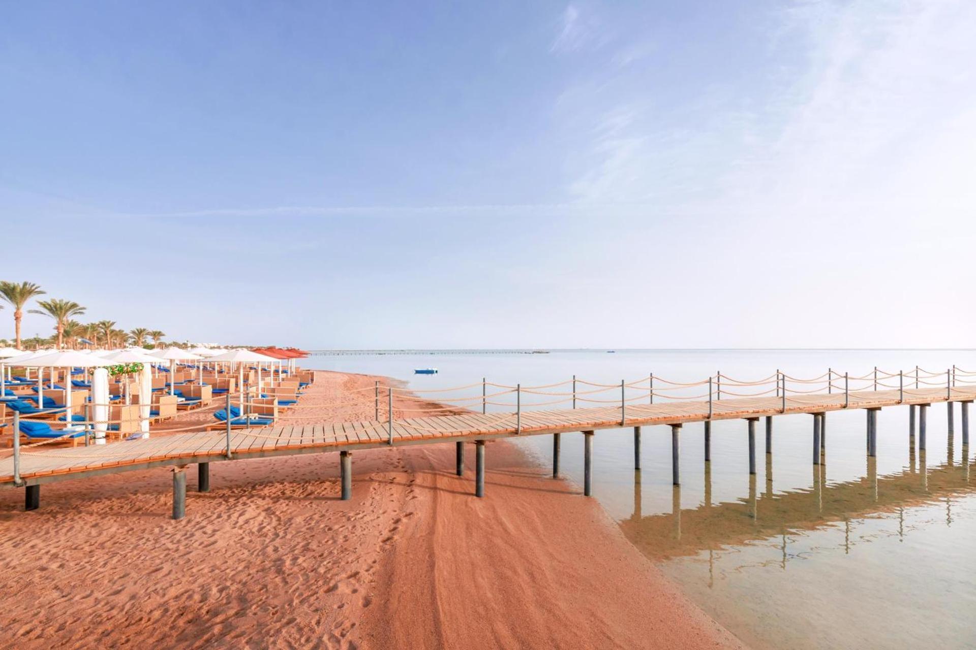 Pickalbatros Laguna Vista Aqua Park Sharm el-Sheikh Bagian luar foto The beach at the resort
