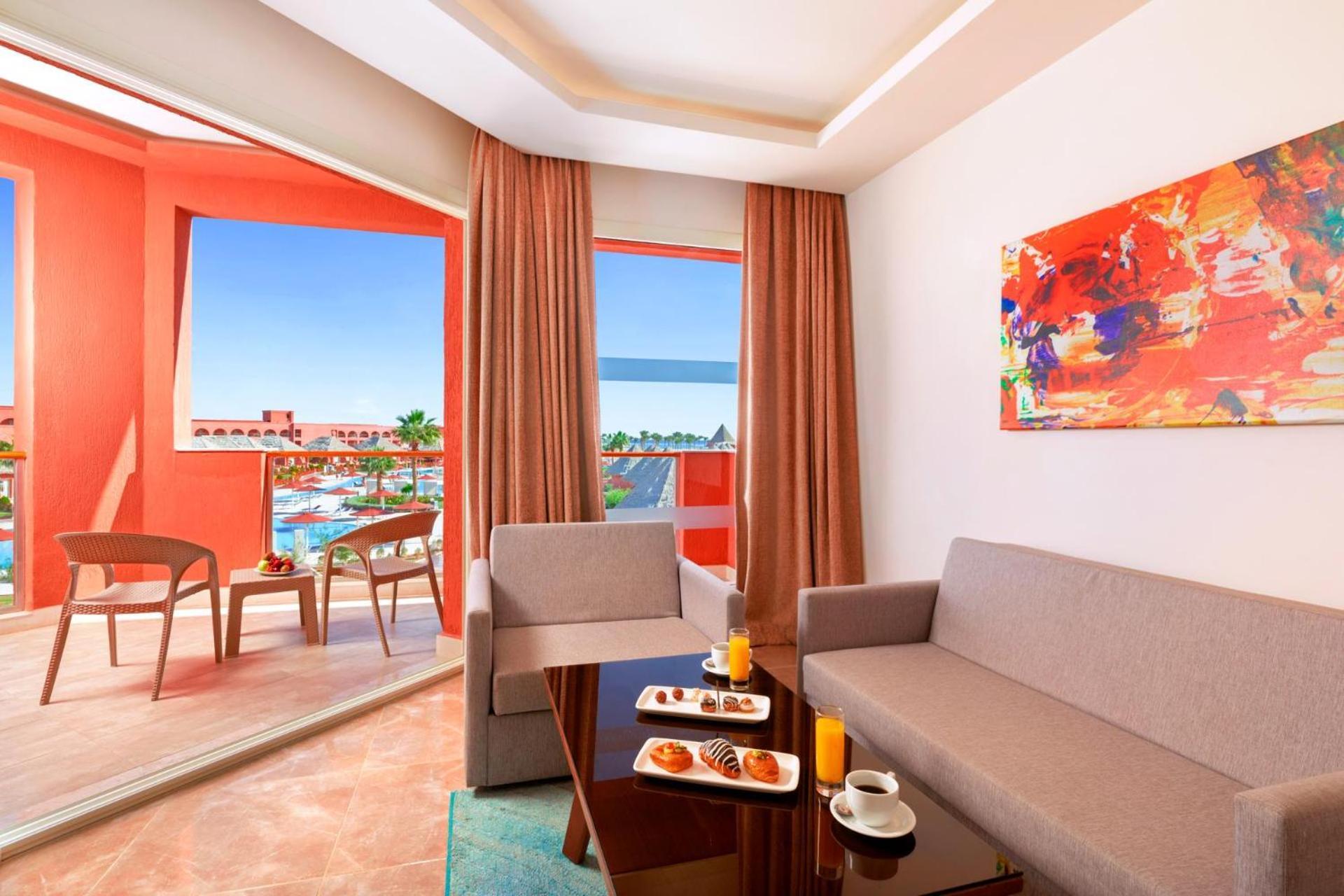 Pickalbatros Laguna Vista Aqua Park Sharm el-Sheikh Bagian luar foto A room at the resort